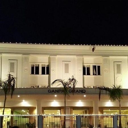 Hotel Ganpat Grand à Palni Extérieur photo