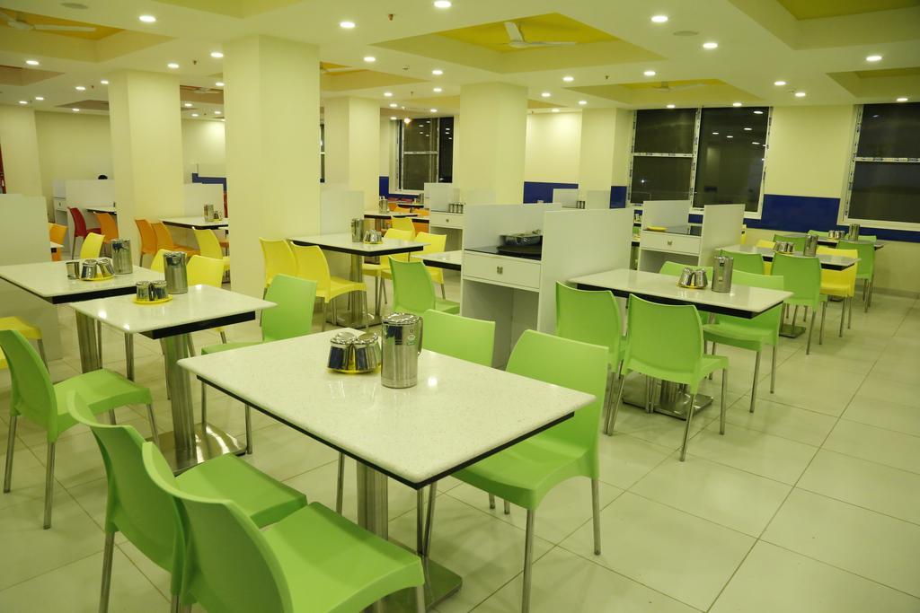 Hotel Ganpat Grand à Palni Extérieur photo