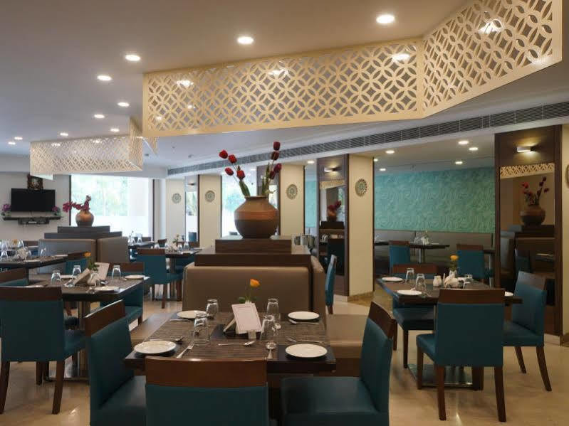 Hotel Ganpat Grand à Palni Extérieur photo