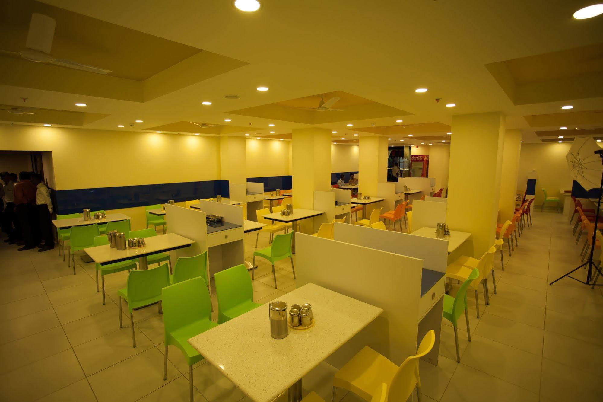 Hotel Ganpat Grand à Palni Extérieur photo